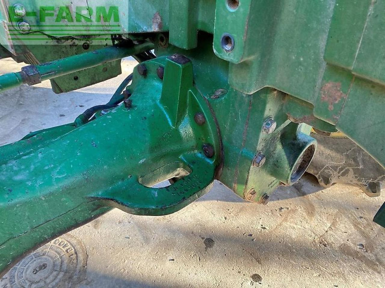 Tractor John Deere 8320: foto 13