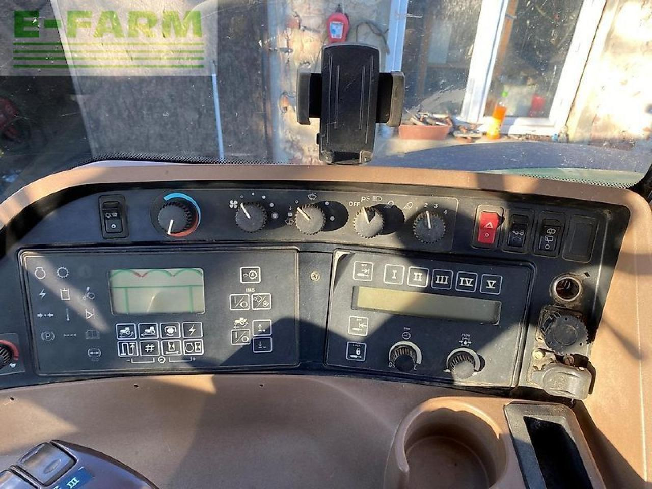 Tractor John Deere 8320: foto 26