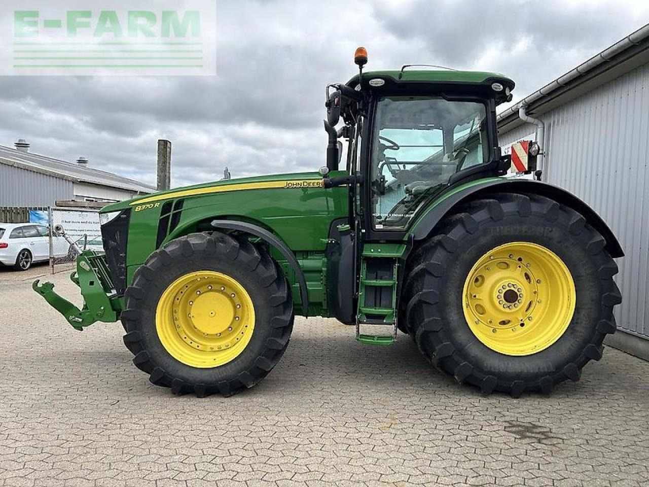 Tractor John Deere 8370r: foto 11
