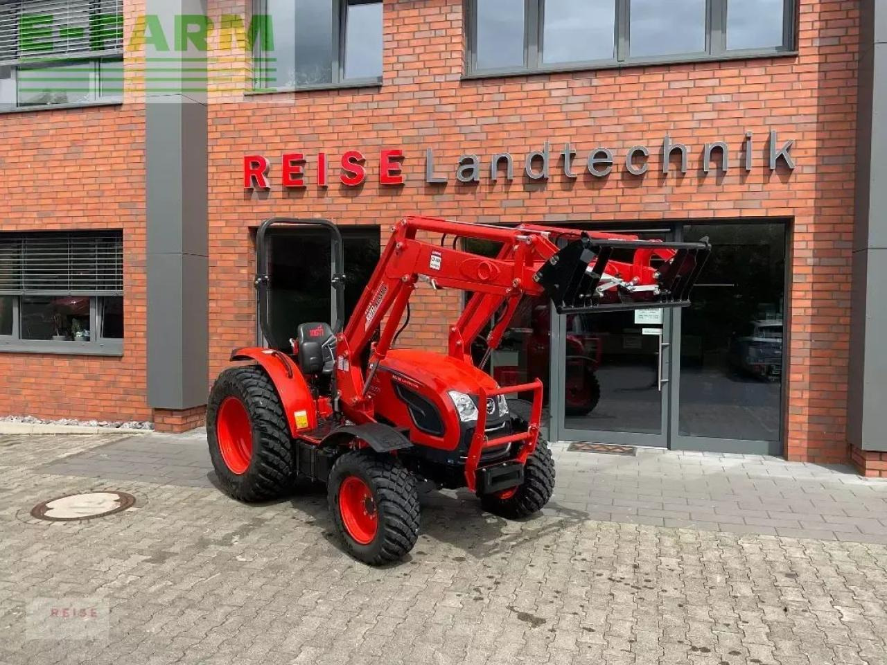 Kioti dk 4520 hs - Tractor: foto 1 Kioti dk 4520 hs - Tractor: foto 1