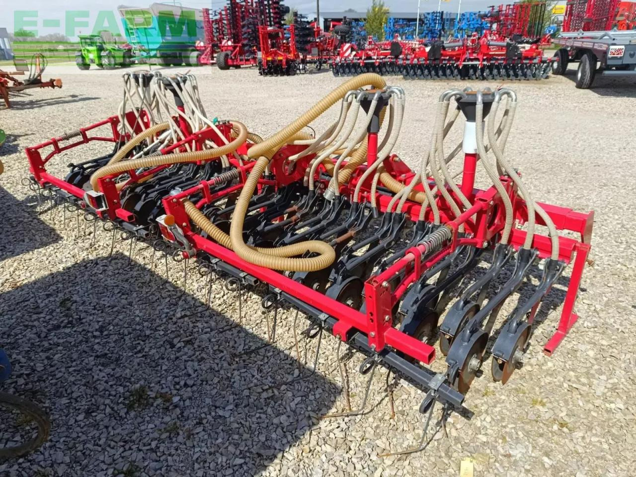 Kongskilde ns1500 + ligne de semis repliable 4m50 - Sembradora de precisión: foto 1 Kongskilde ns1500 + ligne de semis repliable 4m50 - Sembradora de precisión: foto 1