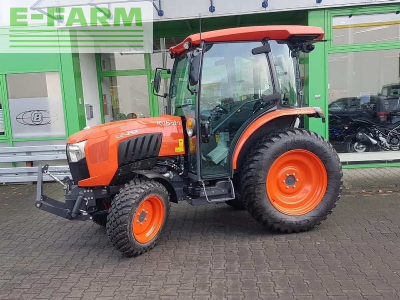 Kubota l2-452 - Tractor: foto 2 Kubota l2-452 - Tractor: foto 2