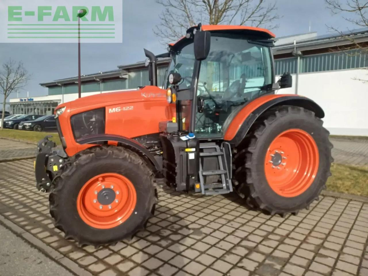 Kubota m6-122 - Tractor: foto 1 Kubota m6-122 - Tractor: foto 1