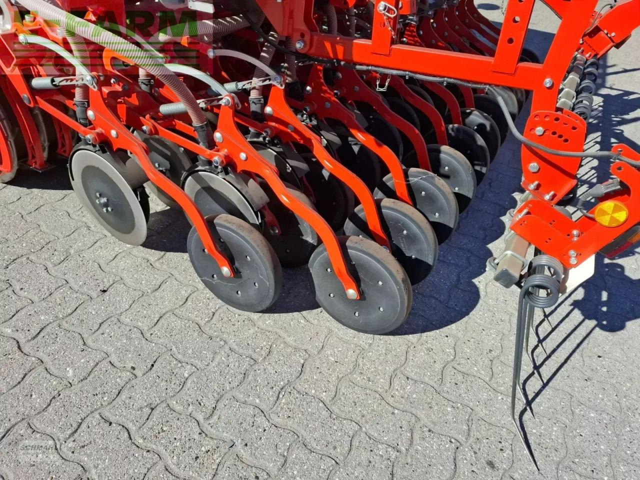 Kuhn drillkombination venta 3030 + kreiselegge hr 3030 - Combinado de siembra: foto 2 Kuhn drillkombination venta 3030 + kreiselegge hr 3030 - Combinado de siembra: foto 2