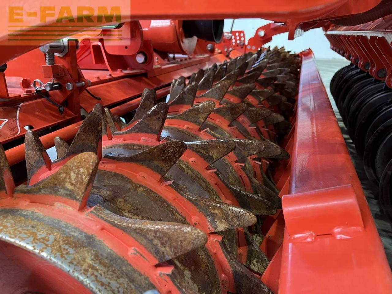 Kuhn hrb 302 / venta 330-24 - Combinado de siembra: foto 5 Kuhn hrb 302 / venta 330-24 - Combinado de siembra: foto 5