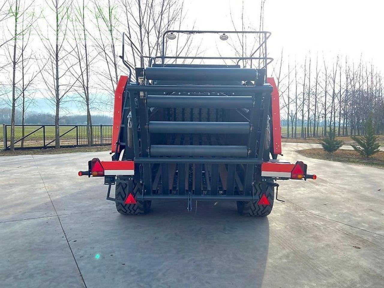 Kuhn lsb 1290d - Empacadora de pacas cuadradas: foto 4 Kuhn lsb 1290d - Empacadora de pacas cuadradas: foto 4