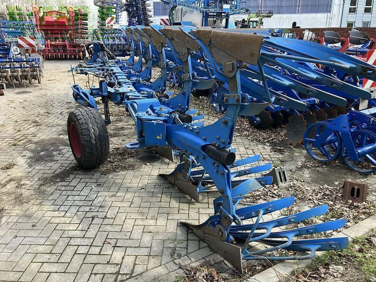 Lemken juwel 8 v t 5/1 drehpflug 6 schar - Arado: foto 4 Lemken juwel 8 v t 5/1 drehpflug 6 schar - Arado: foto 4