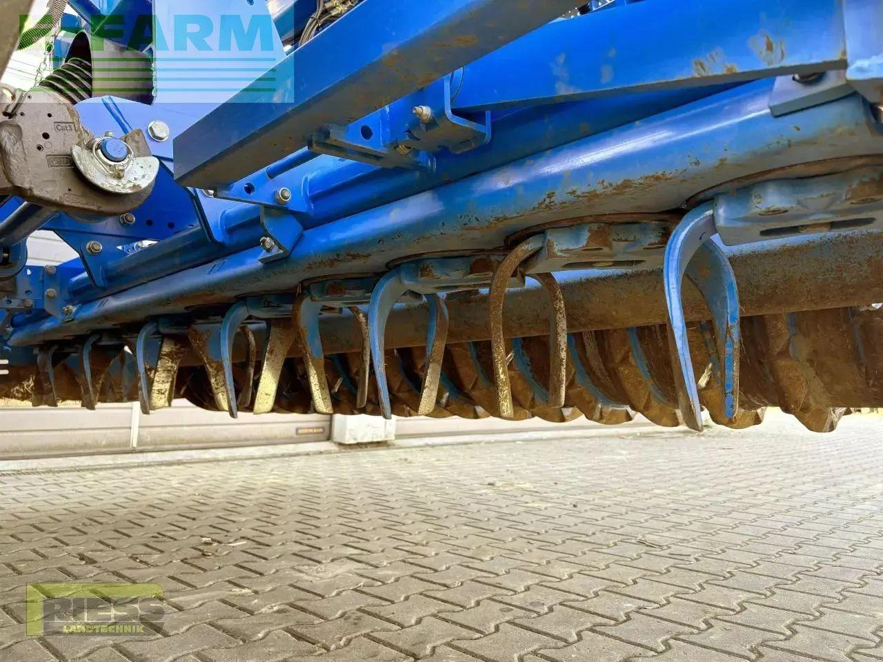 Lemken zirkon 8/300 + saphir 10 isobus - Equipo para trabajo del suelo: foto 4 Lemken zirkon 8/300 + saphir 10 isobus - Equipo para trabajo del suelo: foto 4