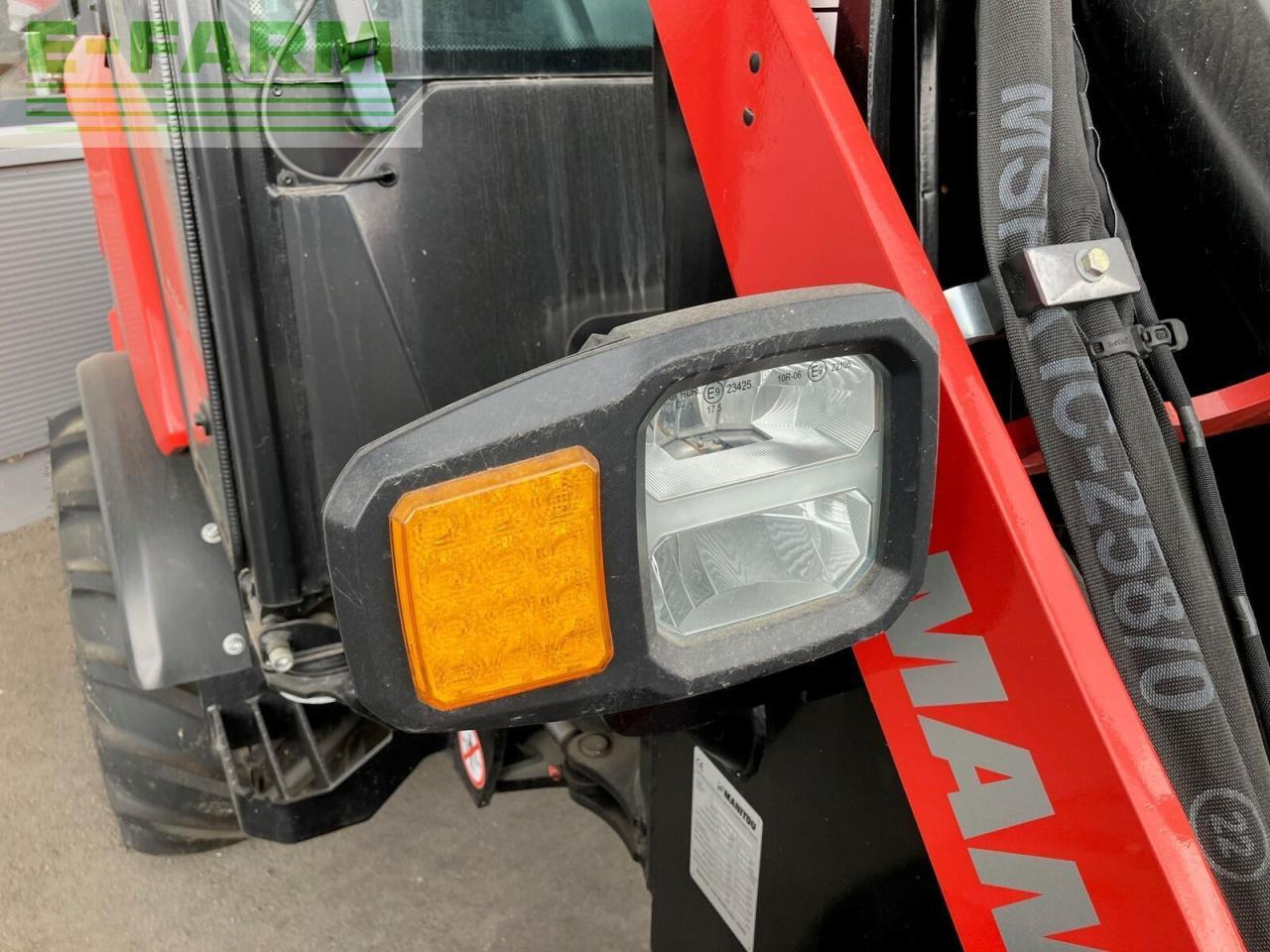 Miniexcavadora Manitou manitou mla 4-50: foto 16 Miniexcavadora Manitou manitou mla 4-50: foto 16