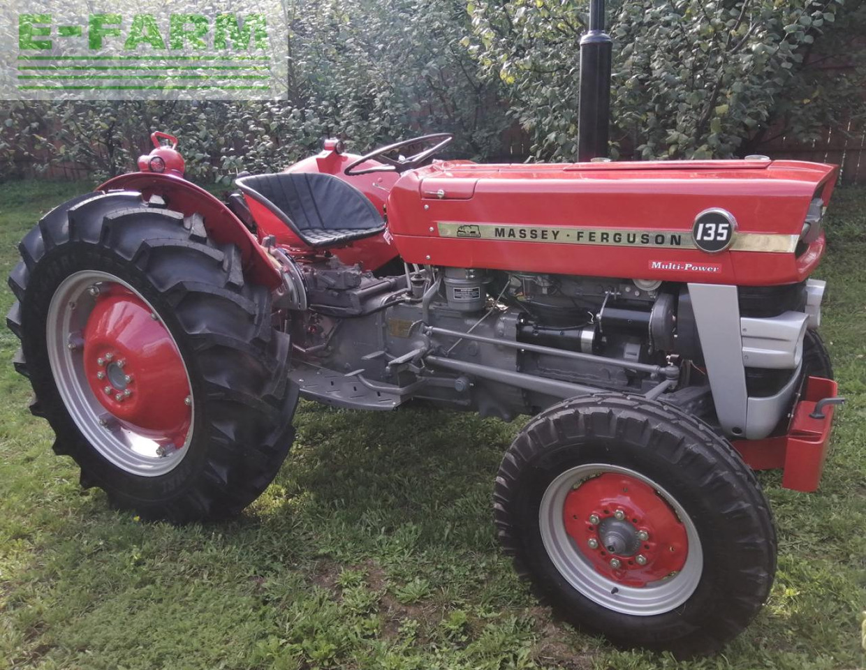Massey Ferguson 135 - Tractor: foto 2 Massey Ferguson 135 - Tractor: foto 2