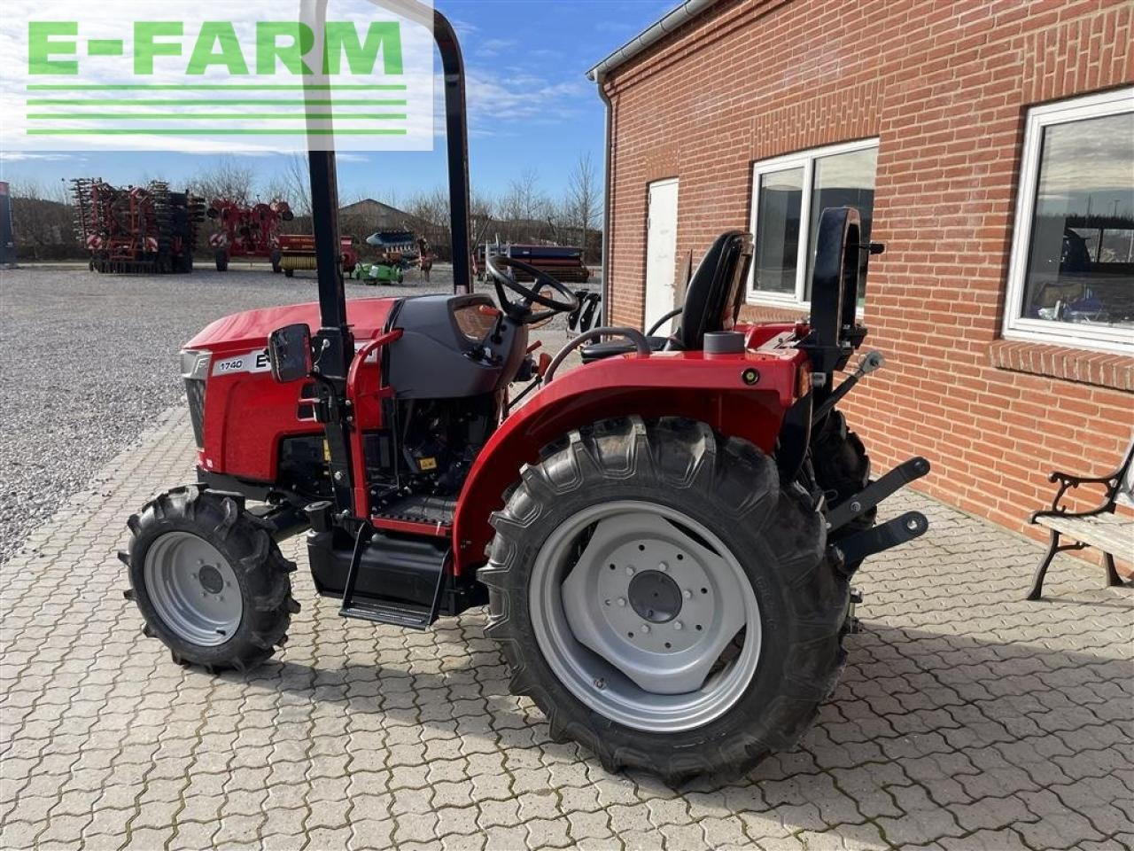 Massey Ferguson 1740e - Tractor: foto 2 Massey Ferguson 1740e - Tractor: foto 2