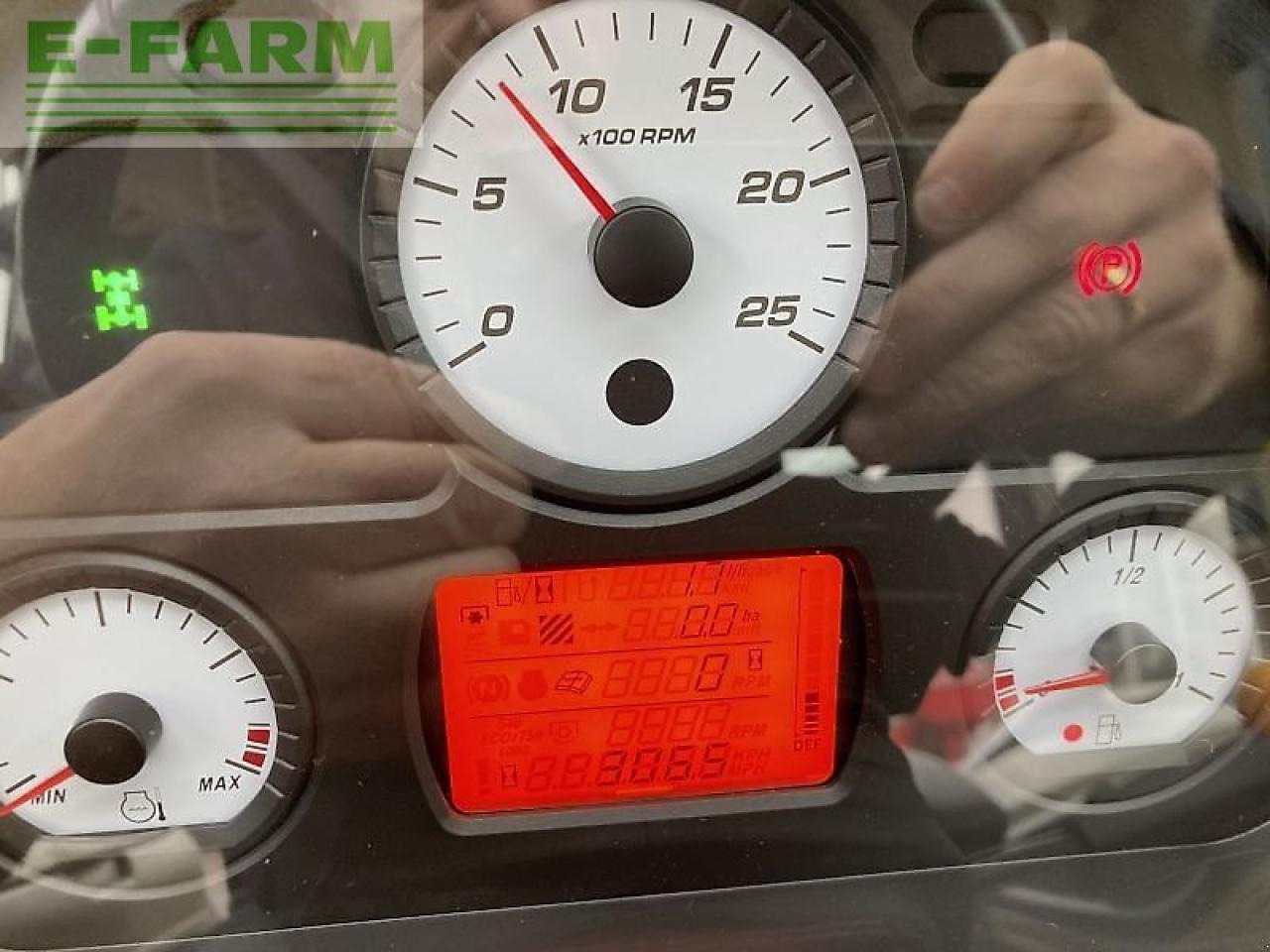 Tractor Massey Ferguson 4708 m essential: foto 11 Tractor Massey Ferguson 4708 m essential: foto 11