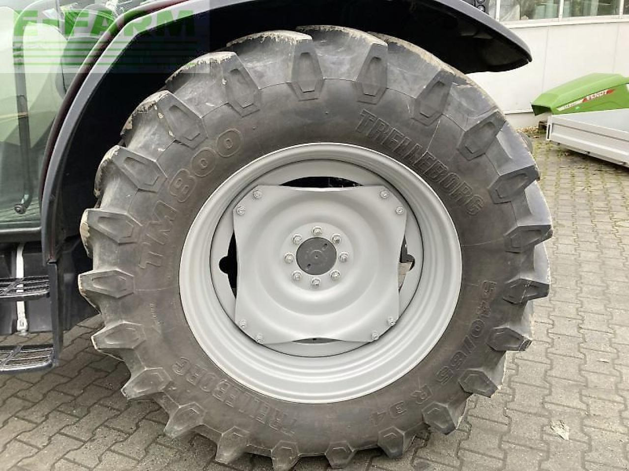 Tractor Massey Ferguson 4708 m essential: foto 9 Tractor Massey Ferguson 4708 m essential: foto 9