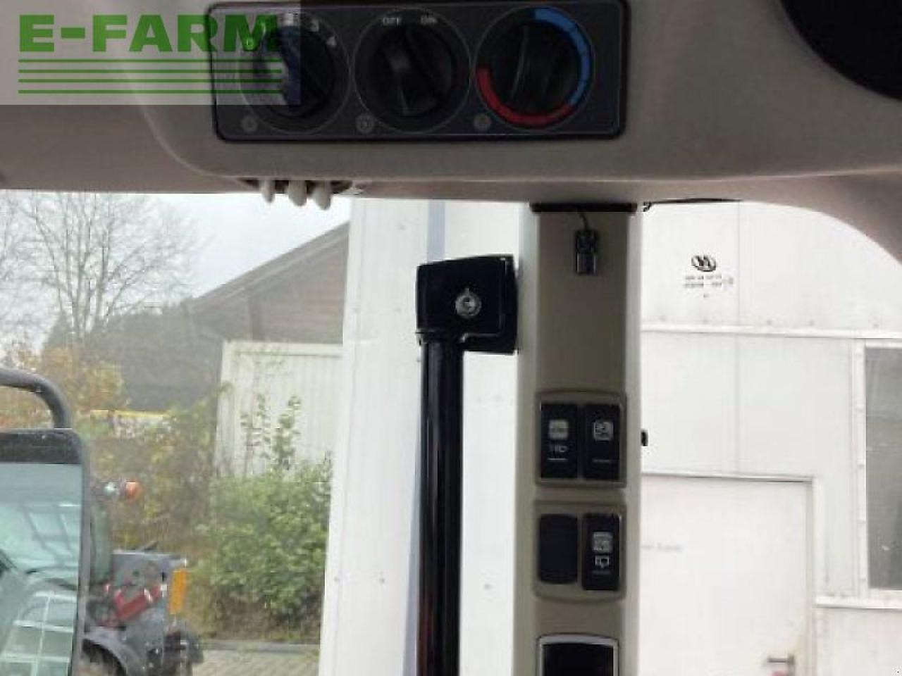 Tractor Massey Ferguson 4708 m essential: foto 7 Tractor Massey Ferguson 4708 m essential: foto 7