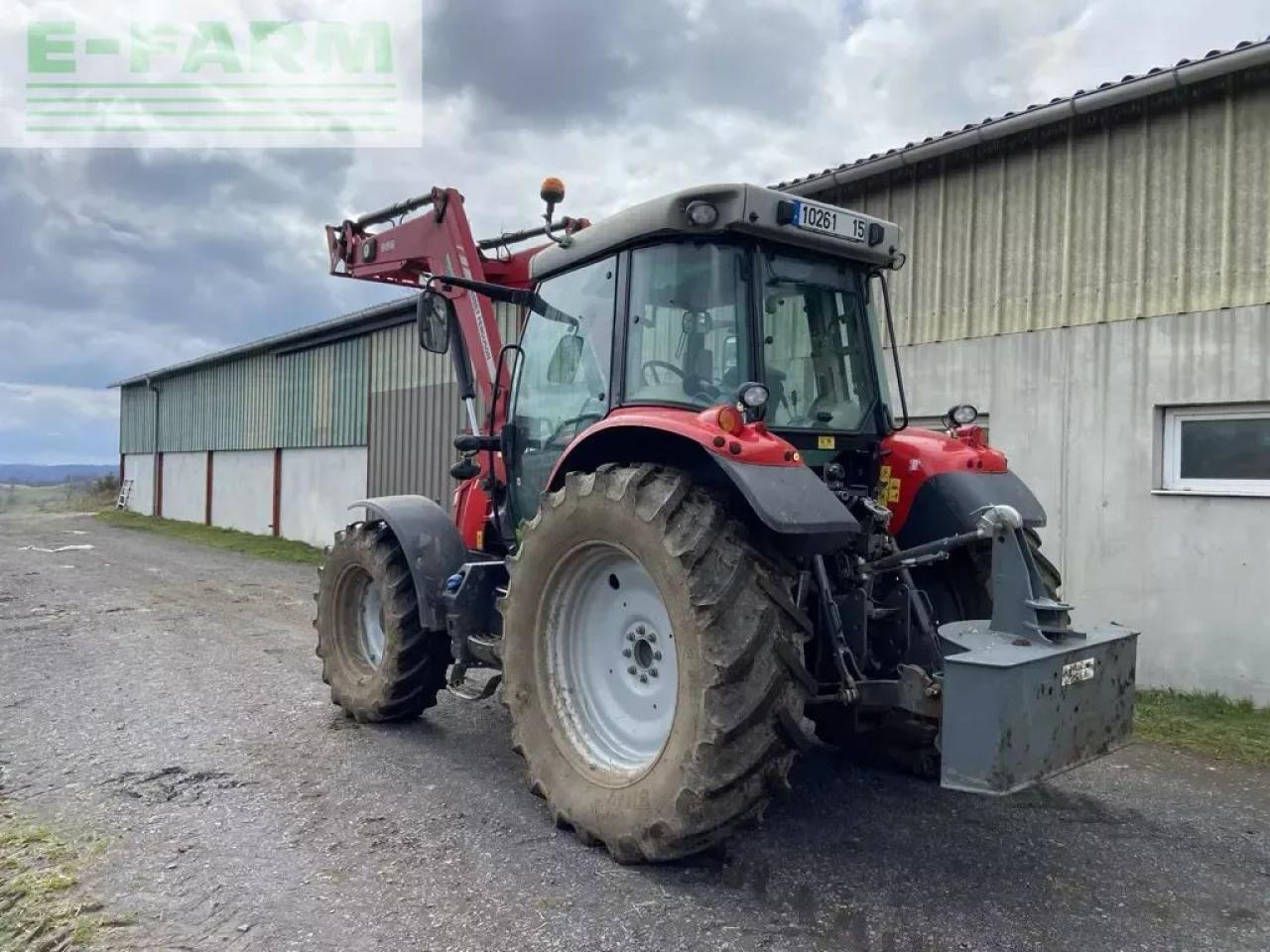 Massey Ferguson 5611 dyna-6 essential Essential - Tractor: foto 2 Massey Ferguson 5611 dyna-6 essential Essential - Tractor: foto 2