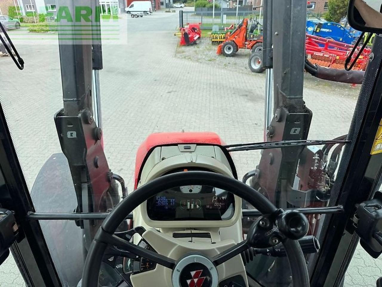 Massey Ferguson 5613 dyna-6 - Tractor: foto 4 Massey Ferguson 5613 dyna-6 - Tractor: foto 4
