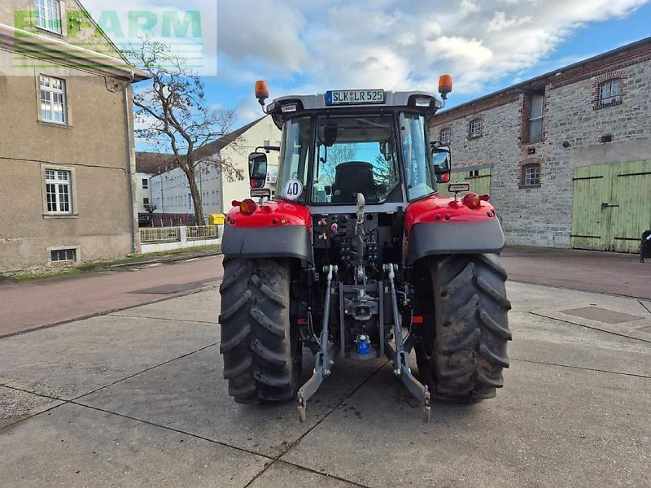 Massey Ferguson 5s.125 dyna-4 essential Essential - Tractor: foto 4 Massey Ferguson 5s.125 dyna-4 essential Essential - Tractor: foto 4