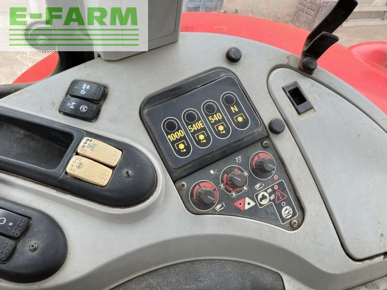 Tractor Massey Ferguson 7495 dyna vt: foto 37 Tractor Massey Ferguson 7495 dyna vt: foto 37