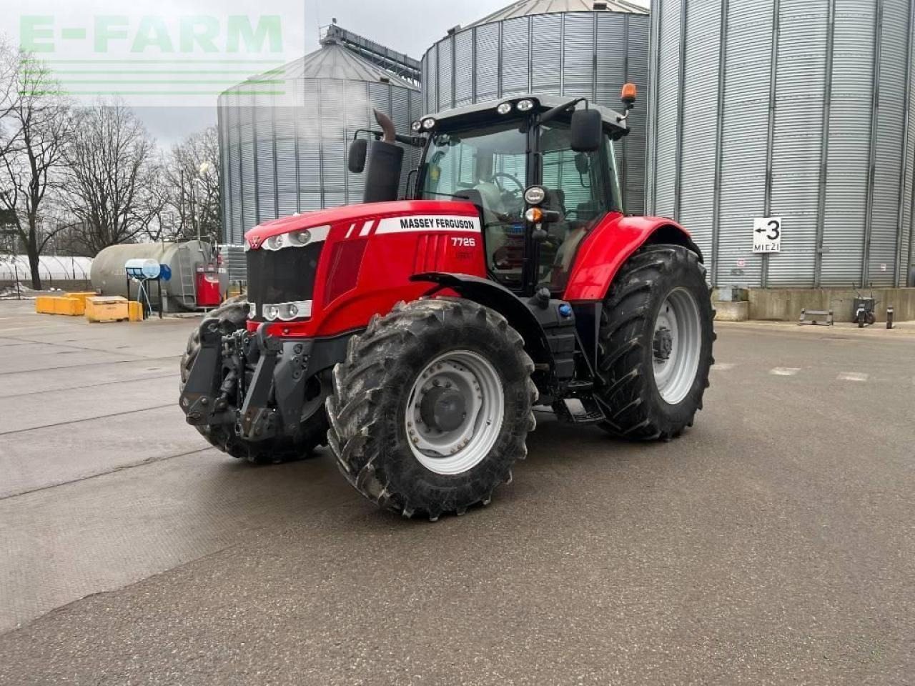 Massey Ferguson 7726 - Tractor: foto 1 Massey Ferguson 7726 - Tractor: foto 1