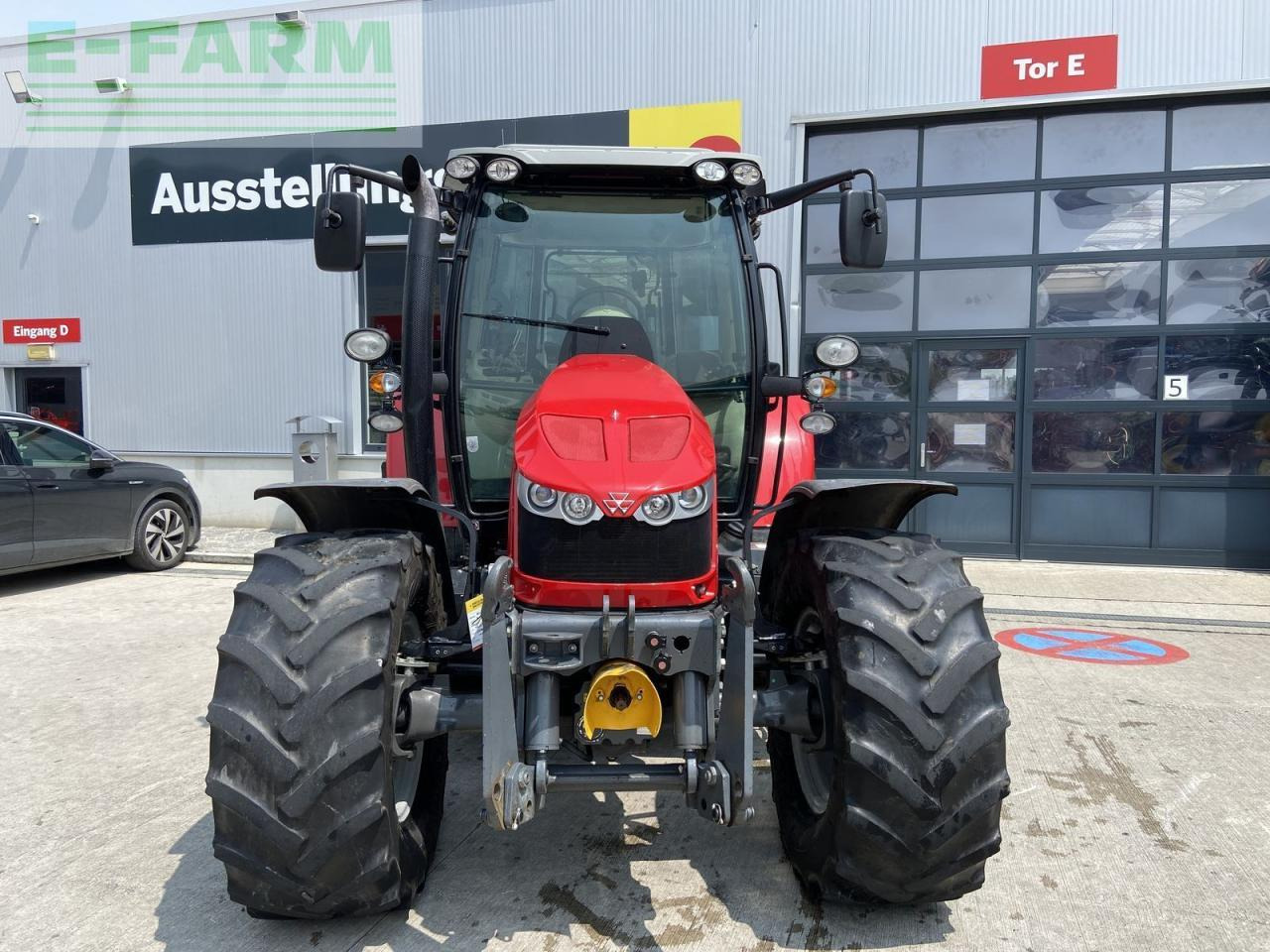 Massey Ferguson mf 5610 dyna-4 essential Essential - Tractor: foto 2 Massey Ferguson mf 5610 dyna-4 essential Essential - Tractor: foto 2