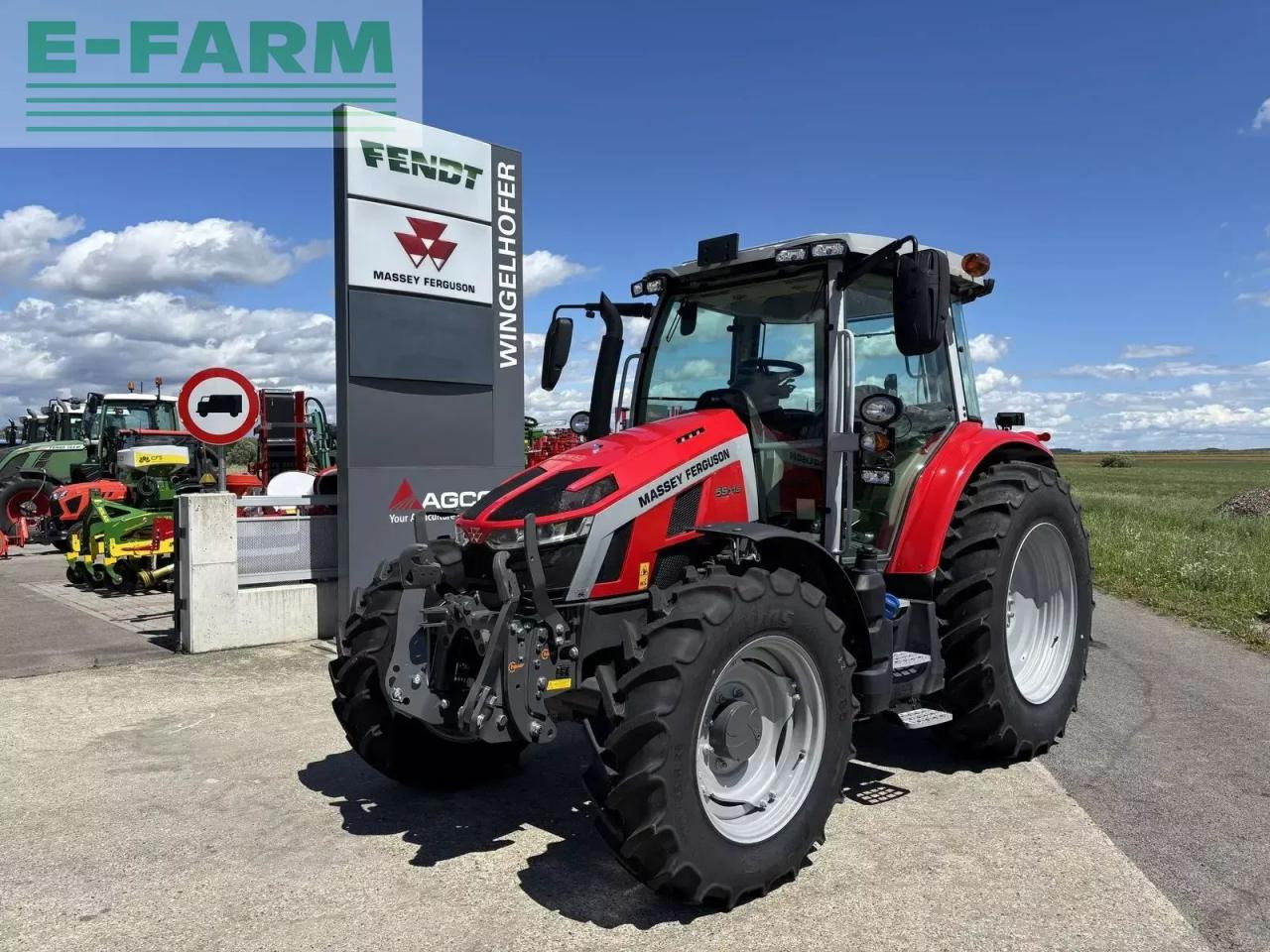 Massey Ferguson mf 5s.115 dyna-6 efficient Efficient - Tractor: foto 1 Massey Ferguson mf 5s.115 dyna-6 efficient Efficient - Tractor: foto 1