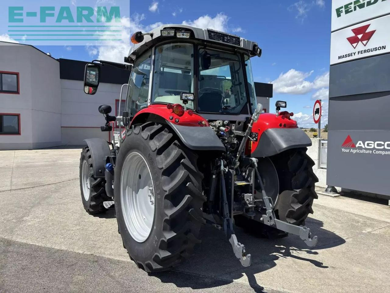 Massey Ferguson mf 5s.115 dyna-6 efficient Efficient - Tractor: foto 5 Massey Ferguson mf 5s.115 dyna-6 efficient Efficient - Tractor: foto 5