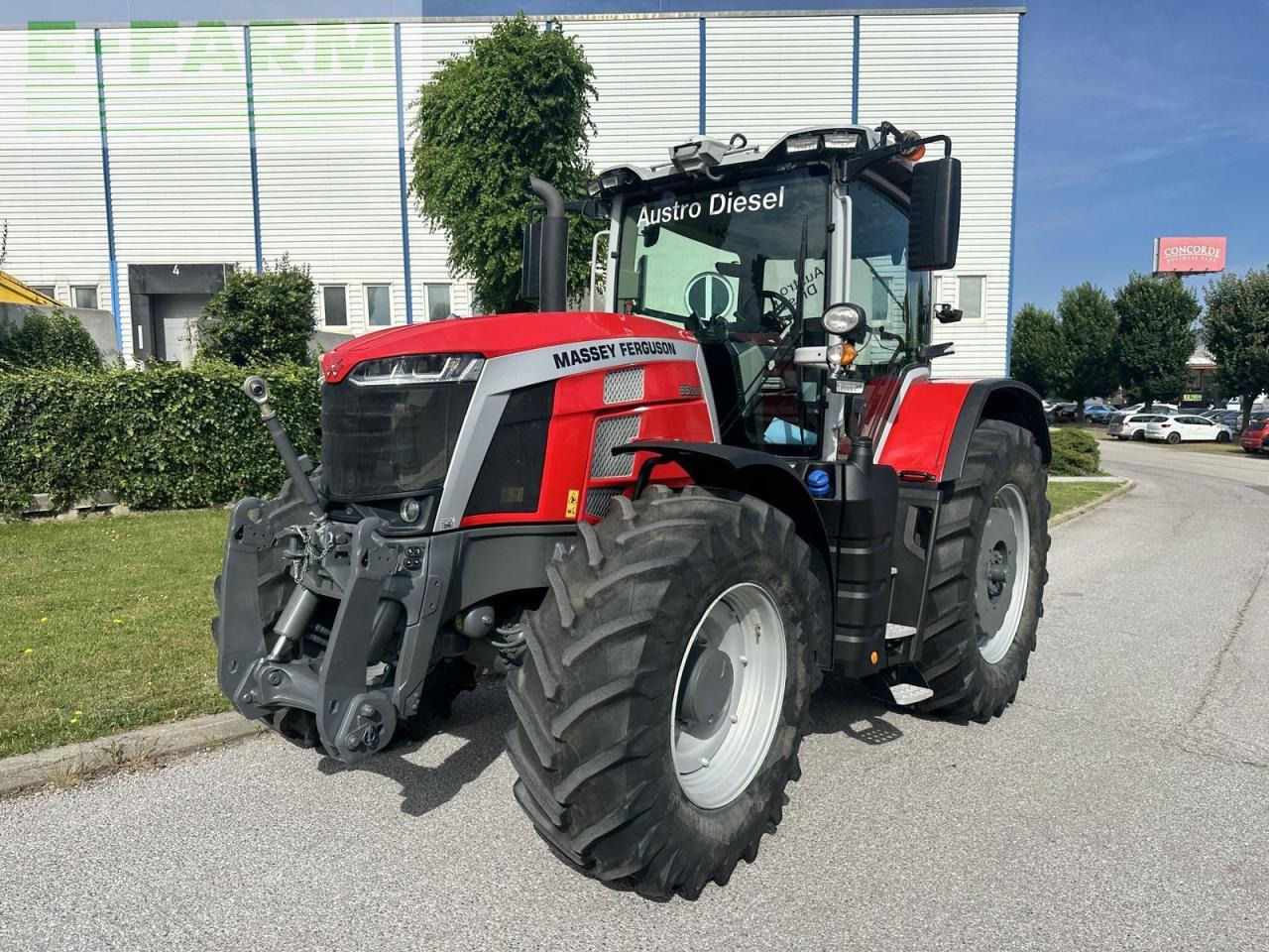 Massey Ferguson mf 8s.205 - Tractor: foto 1 Massey Ferguson mf 8s.205 - Tractor: foto 1