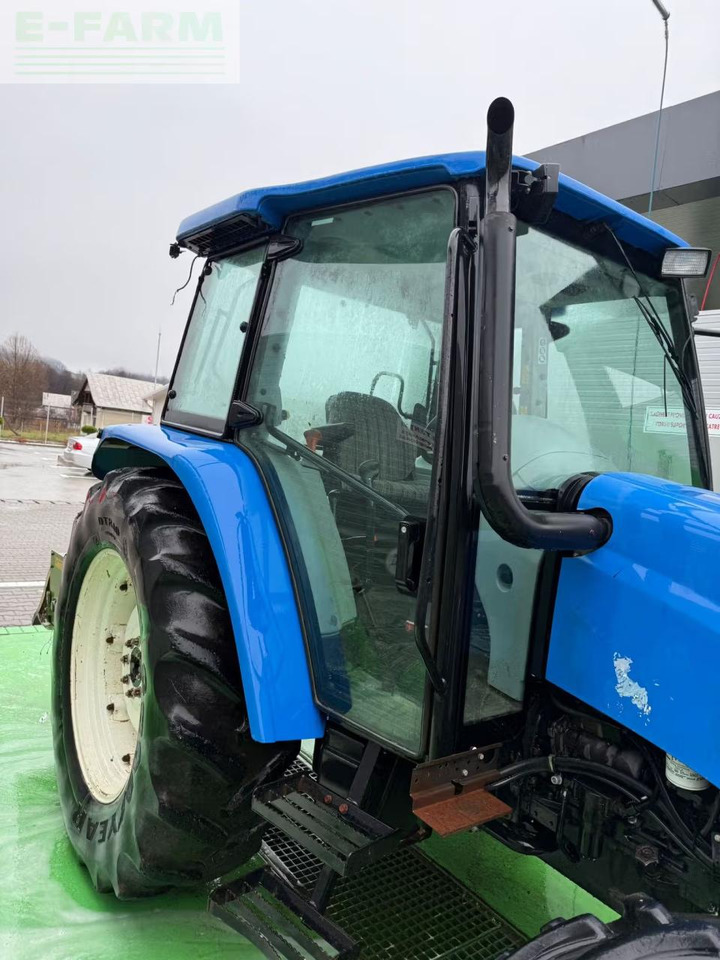 Tractor New Holland T5060: foto 11 Tractor New Holland T5060: foto 11