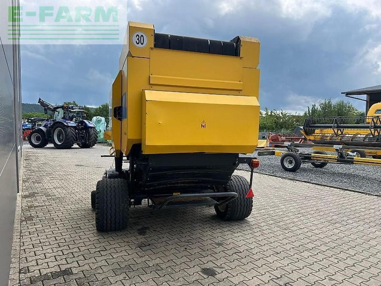 New Holland br 7070 - Empacadora de pacas cuadradas: foto 4 New Holland br 7070 - Empacadora de pacas cuadradas: foto 4