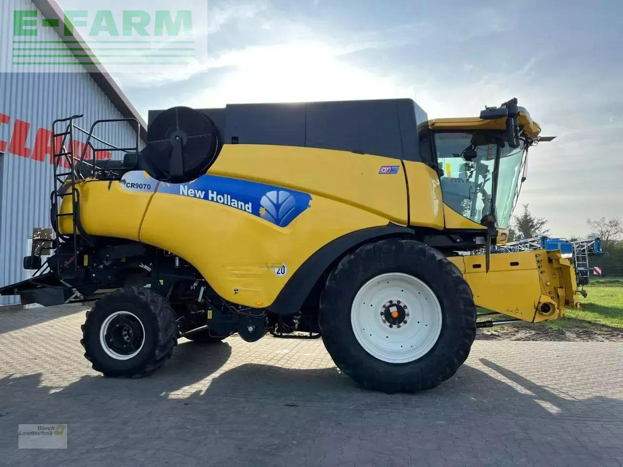 New Holland cr 9070 - Cosechadora de granos: foto 4 New Holland cr 9070 - Cosechadora de granos: foto 4