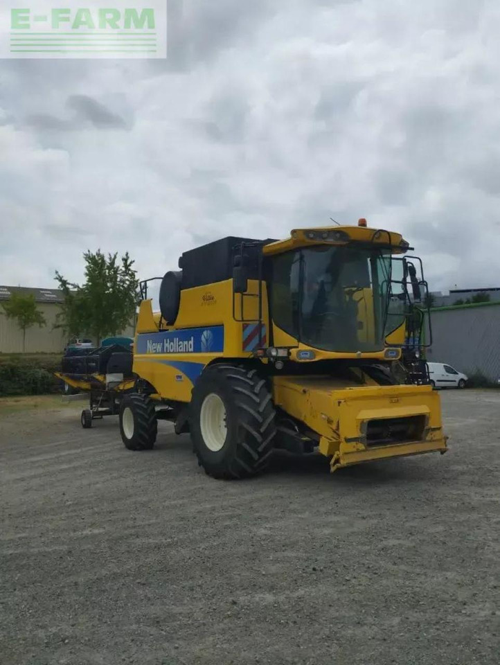 New Holland csx 7050 - Cosechadora de granos: foto 2 New Holland csx 7050 - Cosechadora de granos: foto 2