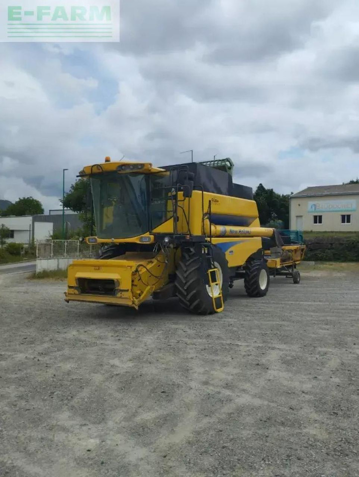 New Holland csx 7050 - Cosechadora de granos: foto 1 New Holland csx 7050 - Cosechadora de granos: foto 1