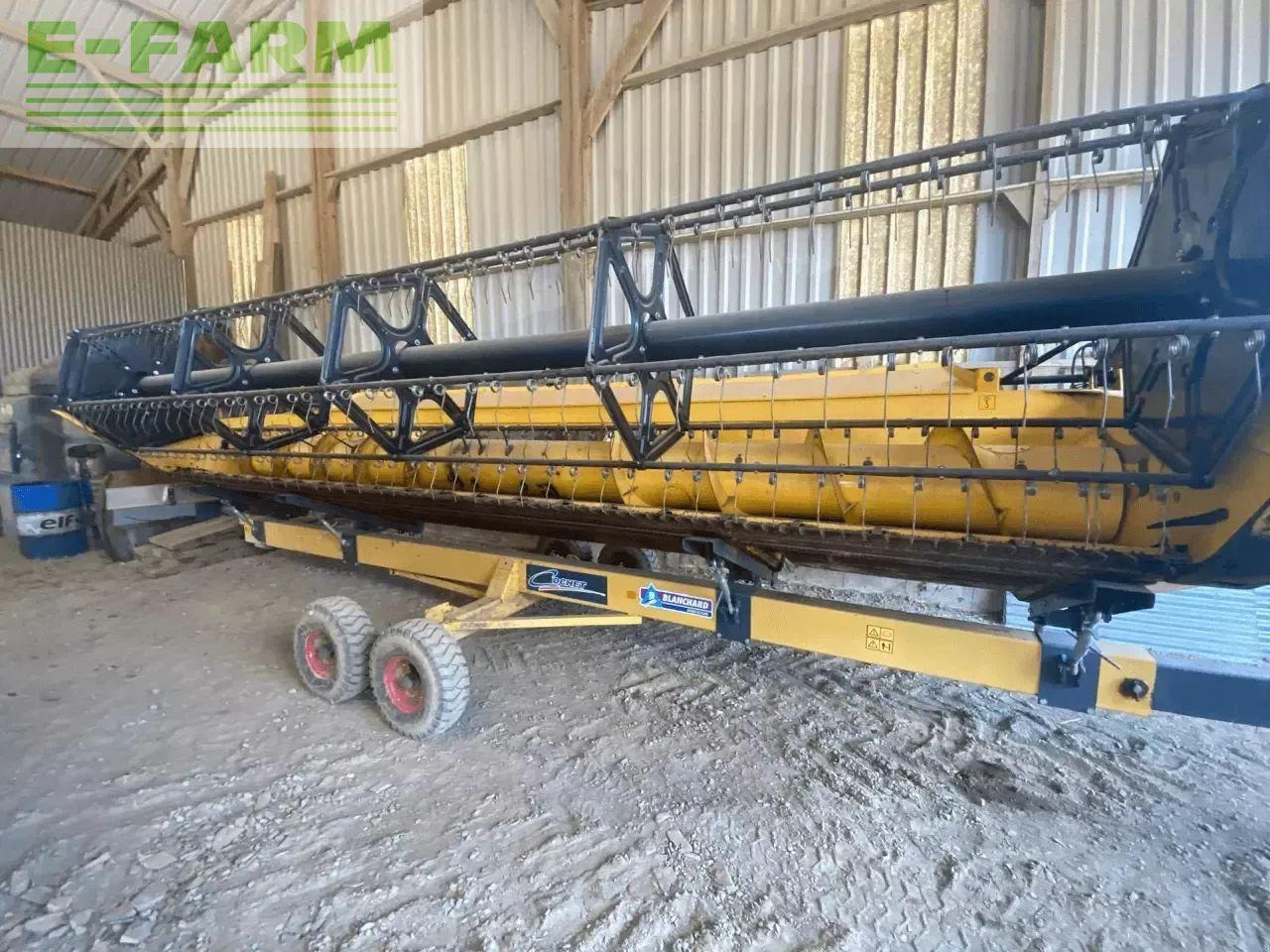 New Holland cx 6090 std - Cosechadora de granos: foto 3 New Holland cx 6090 std - Cosechadora de granos: foto 3