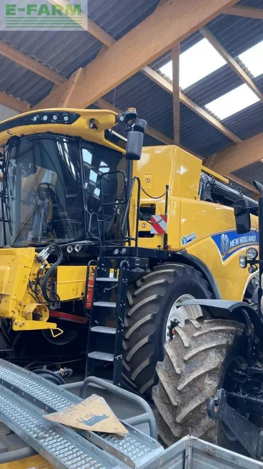 New Holland cx 8.70 - Cosechadora de granos: foto 2 New Holland cx 8.70 - Cosechadora de granos: foto 2