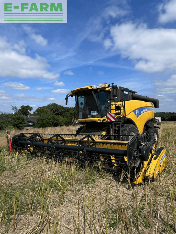 New Holland cx 8060 sl hd - Cosechadora de granos: foto 1 New Holland cx 8060 sl hd - Cosechadora de granos: foto 1