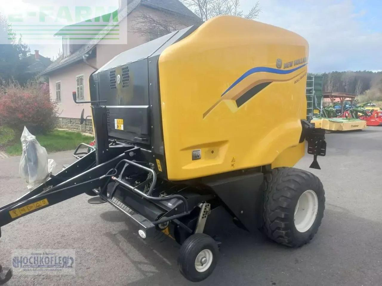 New Holland roll bar 125 - Empacadora de pacas cuadradas: foto 1 New Holland roll bar 125 - Empacadora de pacas cuadradas: foto 1