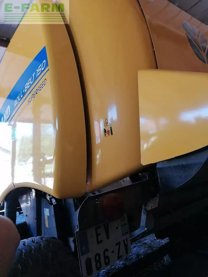 New Holland roll belt 150 superfeed - Empacadora de pacas cuadradas: foto 4 New Holland roll belt 150 superfeed - Empacadora de pacas cuadradas: foto 4