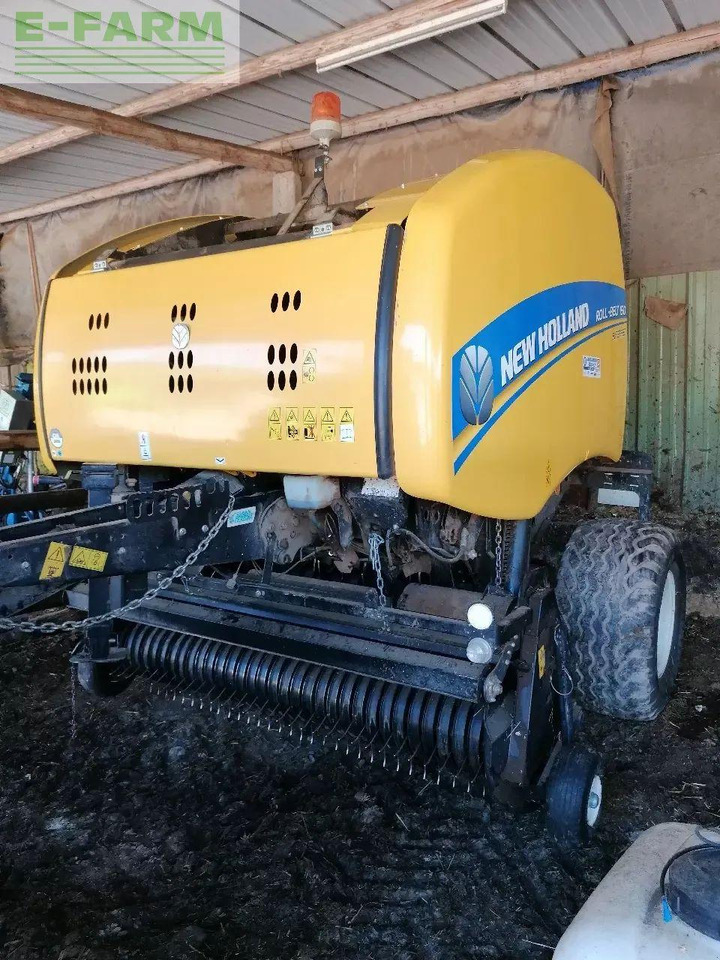 New Holland roll belt 150 superfeed - Empacadora de pacas cuadradas: foto 2 New Holland roll belt 150 superfeed - Empacadora de pacas cuadradas: foto 2