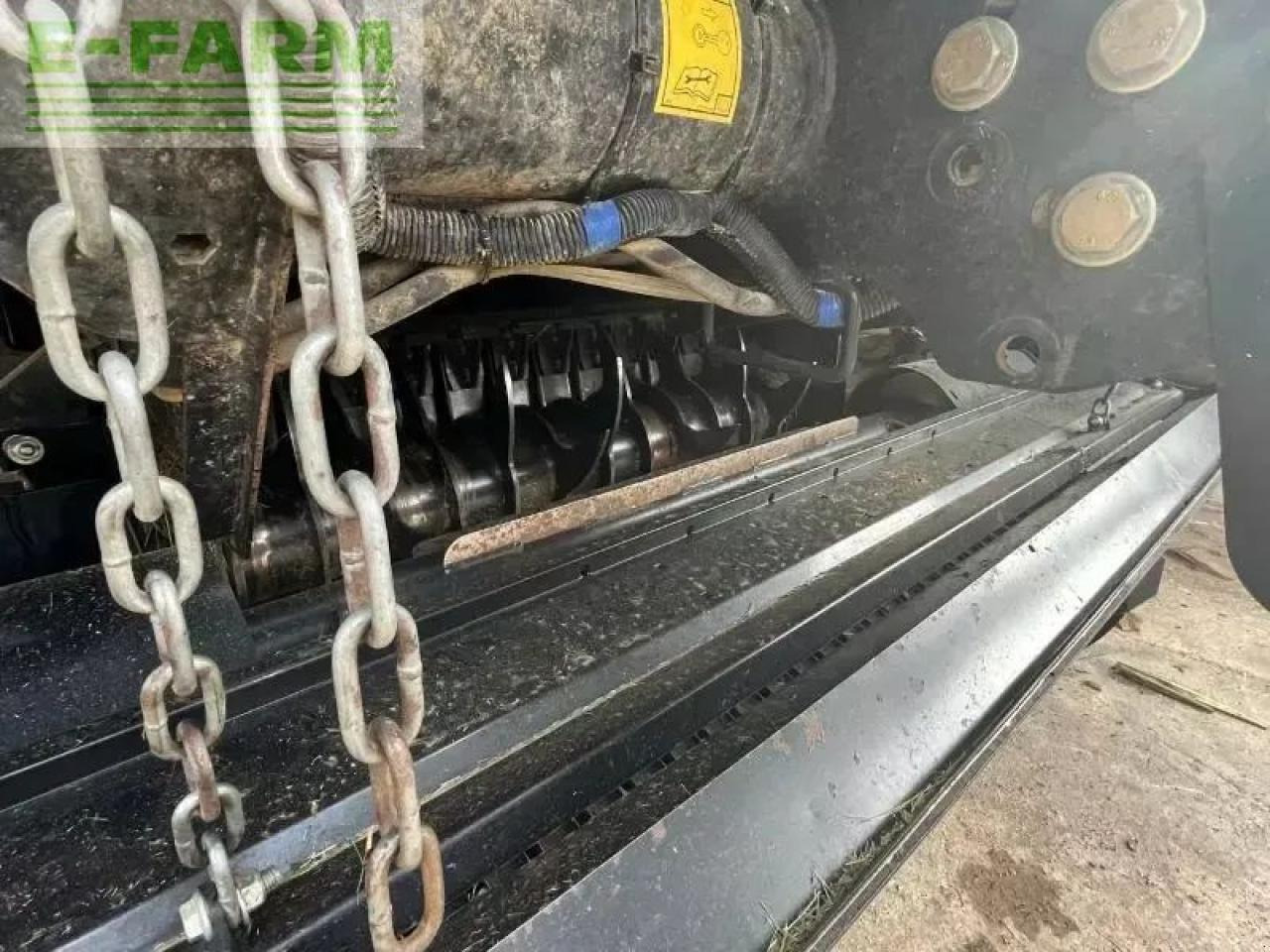 New Holland roll belt 180 - Empacadora de pacas cuadradas: foto 4 New Holland roll belt 180 - Empacadora de pacas cuadradas: foto 4