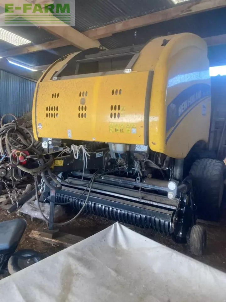 New Holland roll belt 180 - Empacadora de pacas cuadradas: foto 2 New Holland roll belt 180 - Empacadora de pacas cuadradas: foto 2