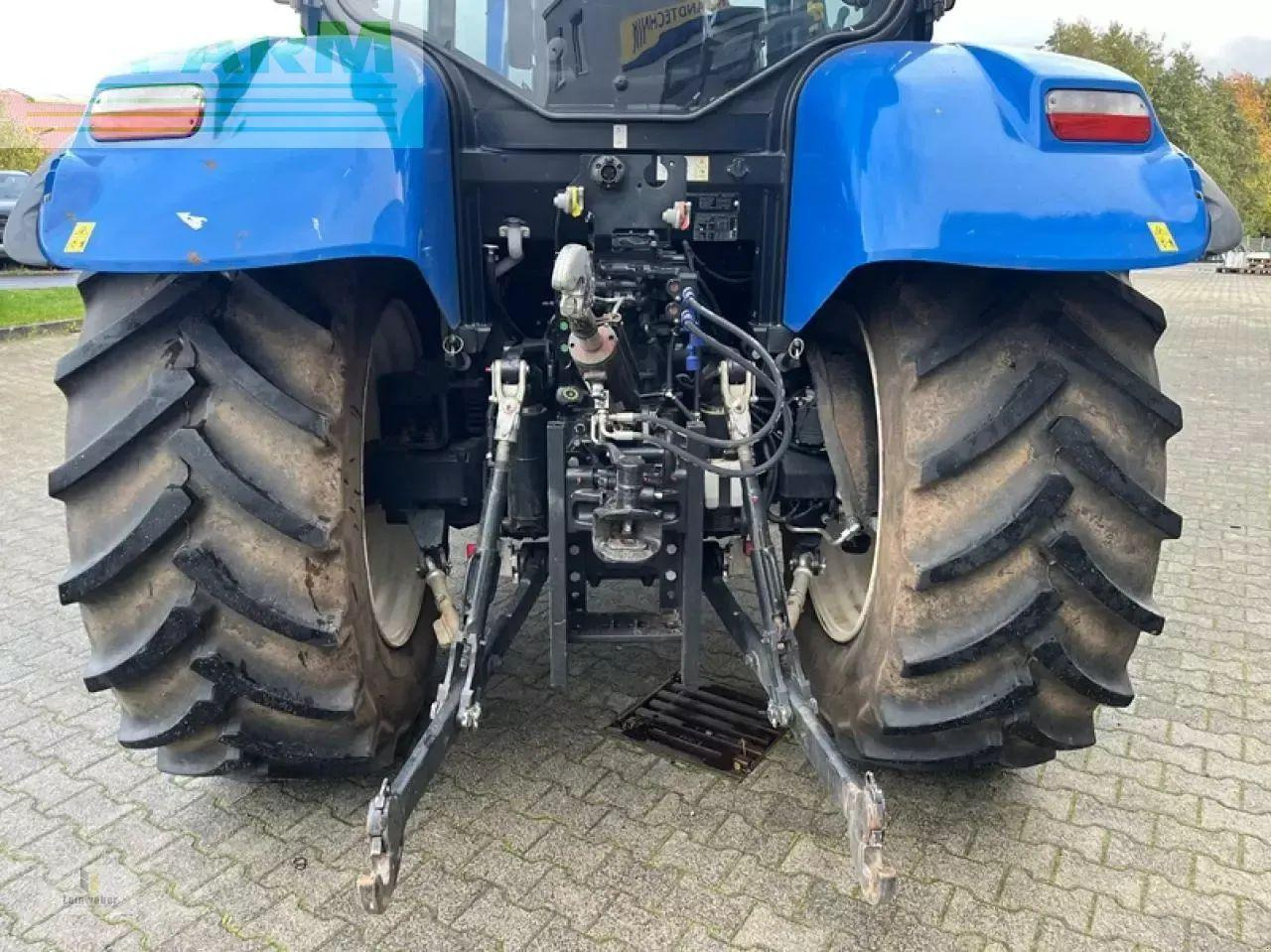 New Holland t 6.145 ec - Tractor: foto 5 New Holland t 6.145 ec - Tractor: foto 5