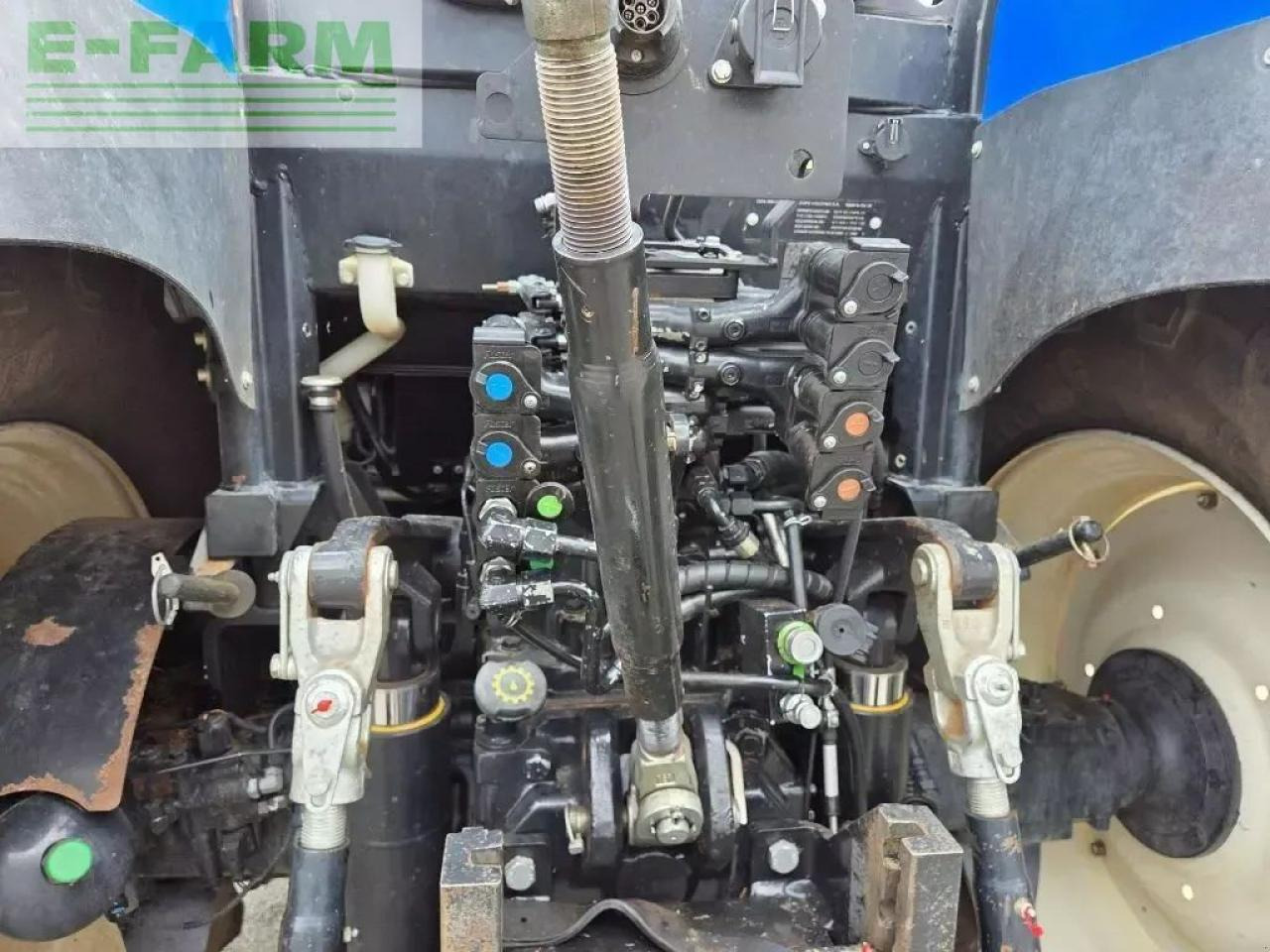 New Holland t.6 155 dc - Tractor: foto 3 New Holland t.6 155 dc - Tractor: foto 3