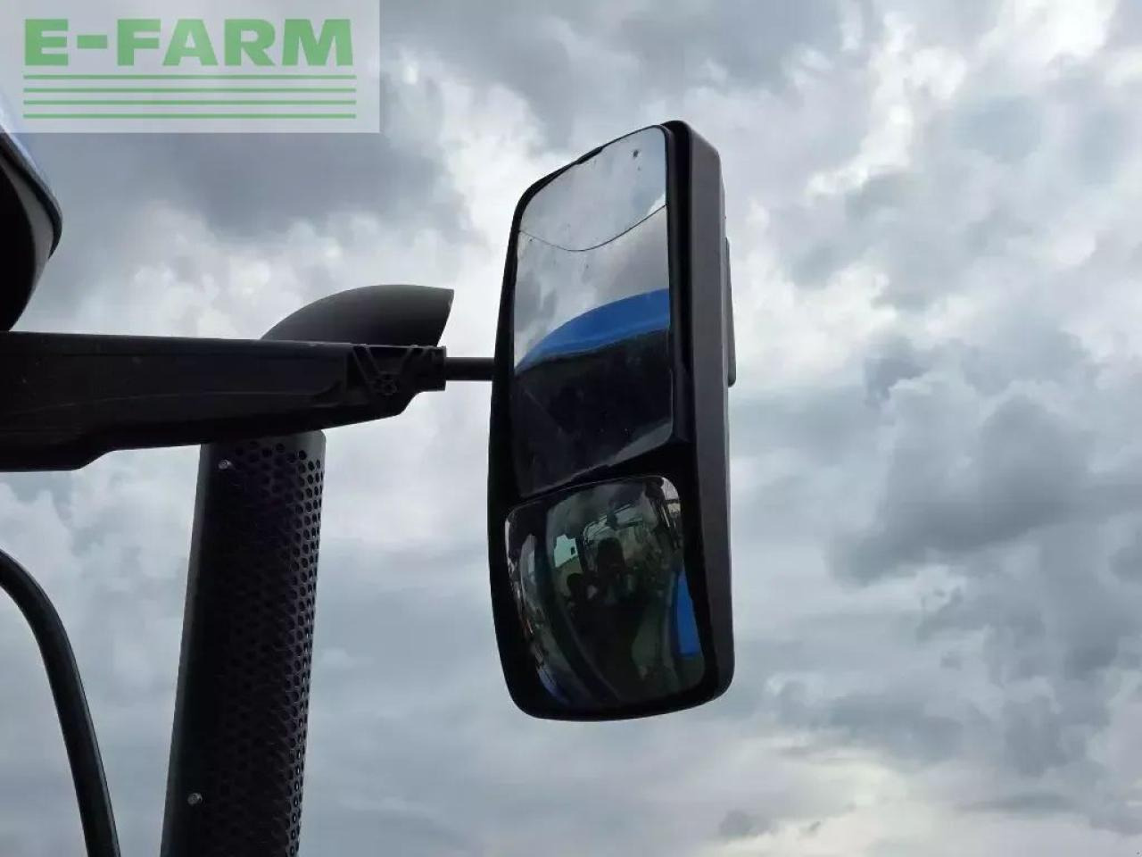 New Holland t.6 155 dc - Tractor: foto 4 New Holland t.6 155 dc - Tractor: foto 4