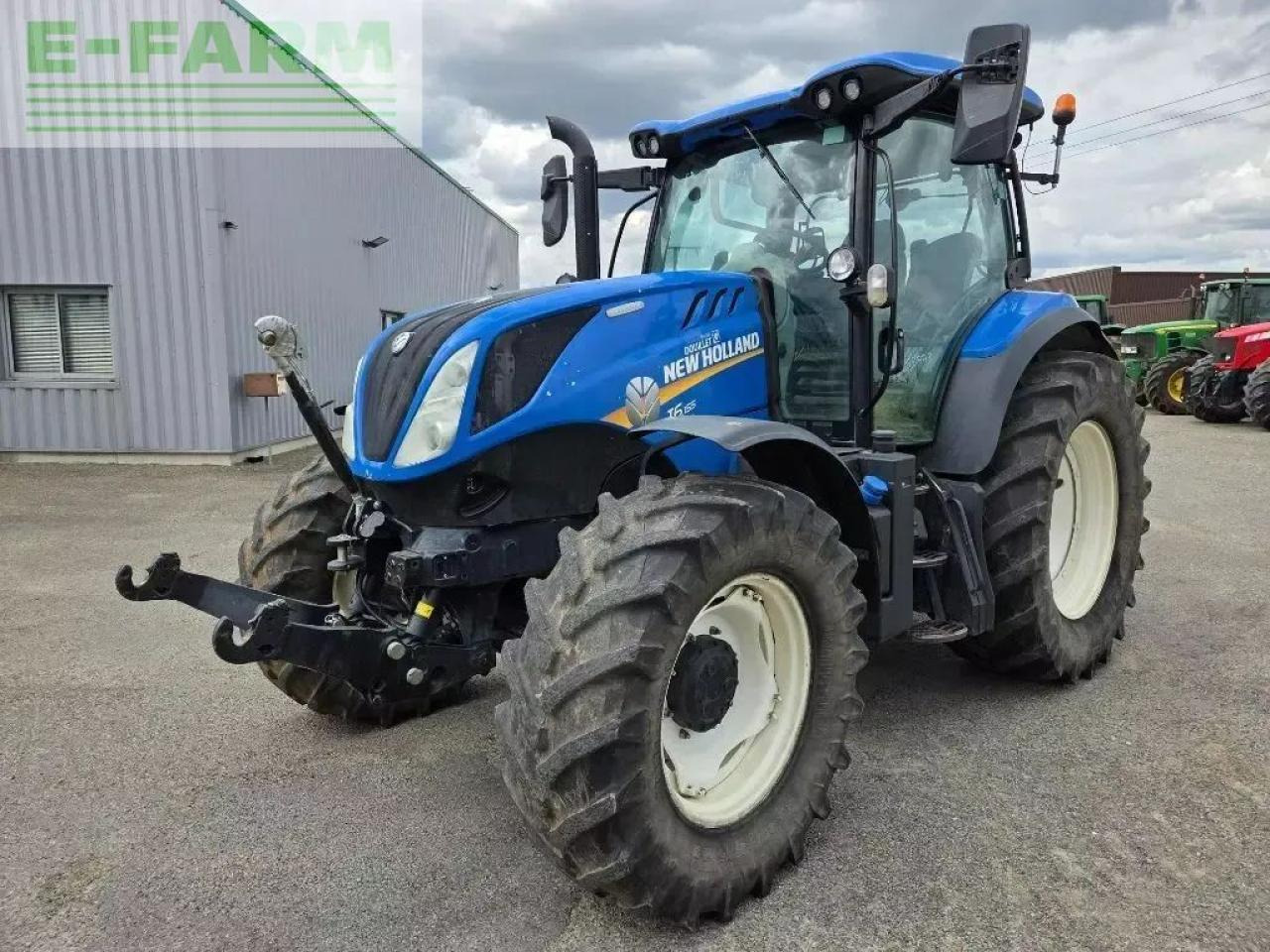 New Holland t.6 155 dc - Tractor: foto 1 New Holland t.6 155 dc - Tractor: foto 1