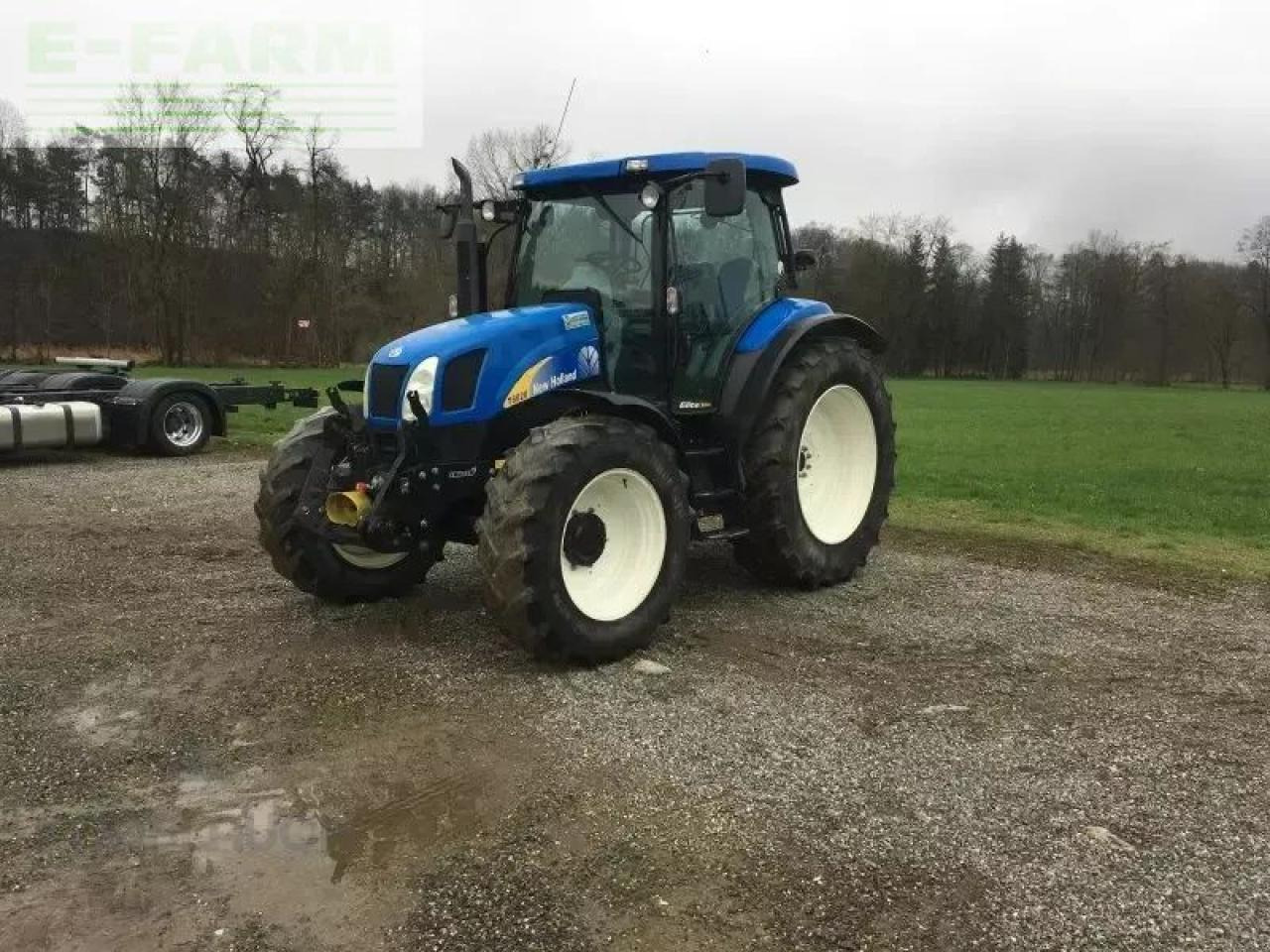New Holland t 6020 - Tractor: foto 1 New Holland t 6020 - Tractor: foto 1