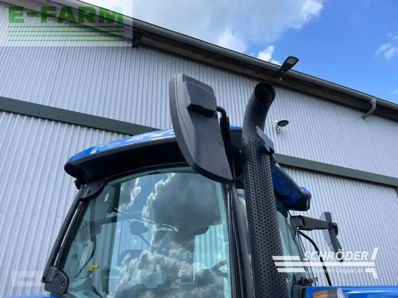 New Holland t 7.210 - Tractor: foto 3 New Holland t 7.210 - Tractor: foto 3