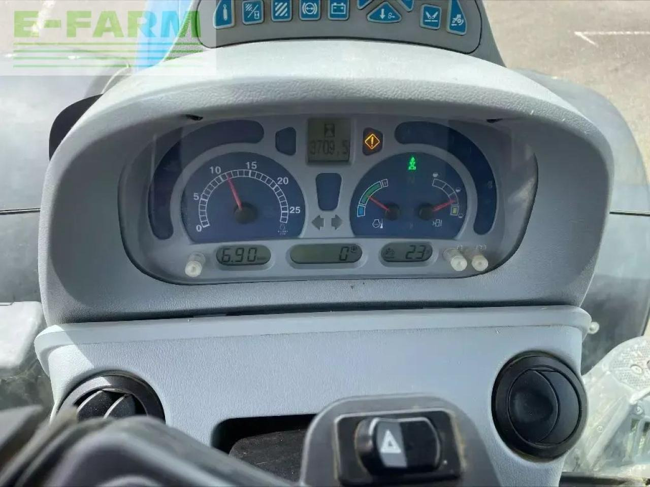 Tractor New Holland t 7.235: foto 10
