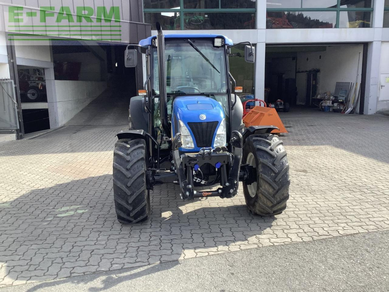 New Holland t4020 deluxe Deluxe - Tractor: foto 2 New Holland t4020 deluxe Deluxe - Tractor: foto 2