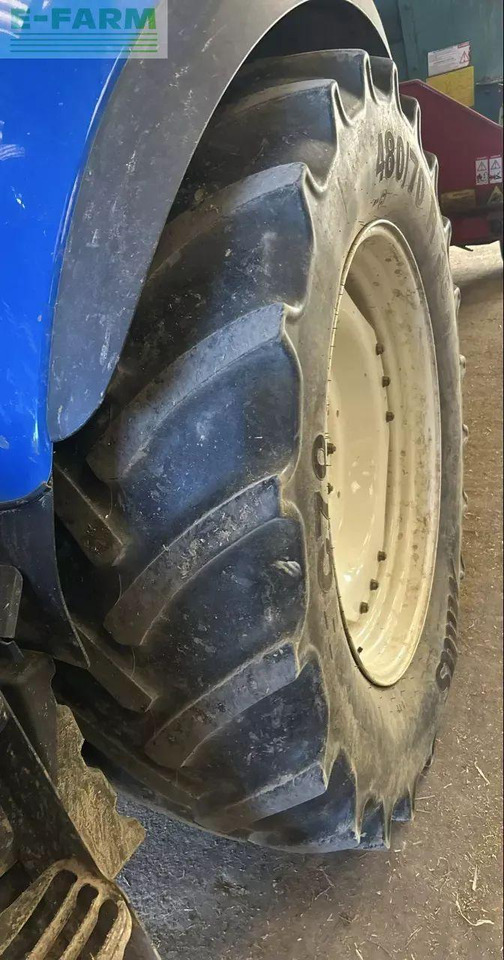 Tractor New Holland t5.100 ec: foto 8 Tractor New Holland t5.100 ec: foto 8