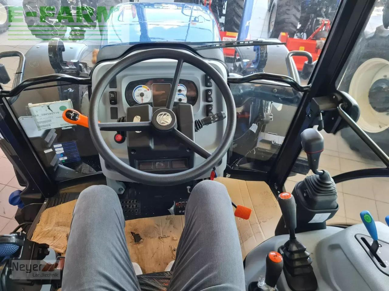 New Holland t5.90s - Tractor: foto 3 New Holland t5.90s - Tractor: foto 3